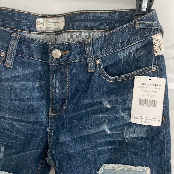 Free people patch/distressed Jeans - Picture 2 of 10